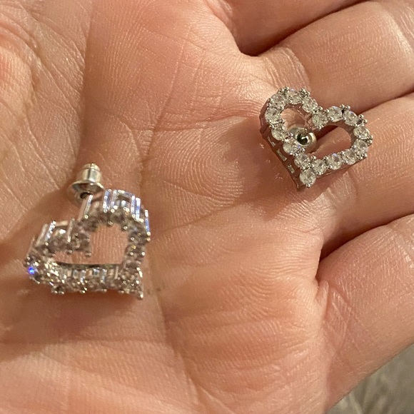 The Dazzle Heart 925 Silver White Sapphire earrings - Picture 13 of 13